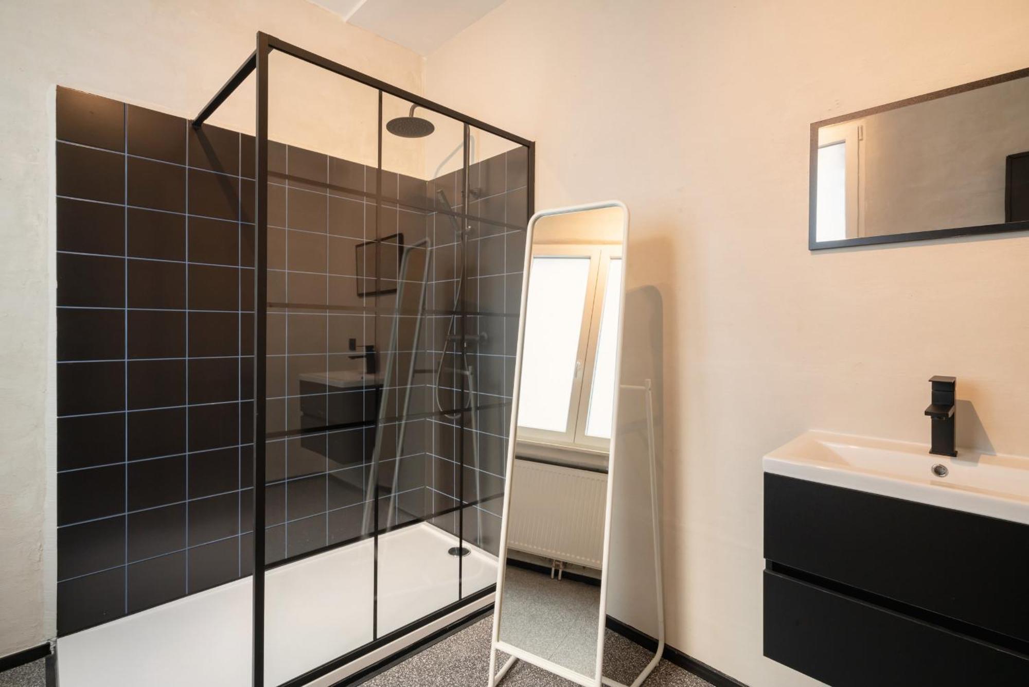 Antwerp City Center Two-Bedroom Apartments Bagian luar foto