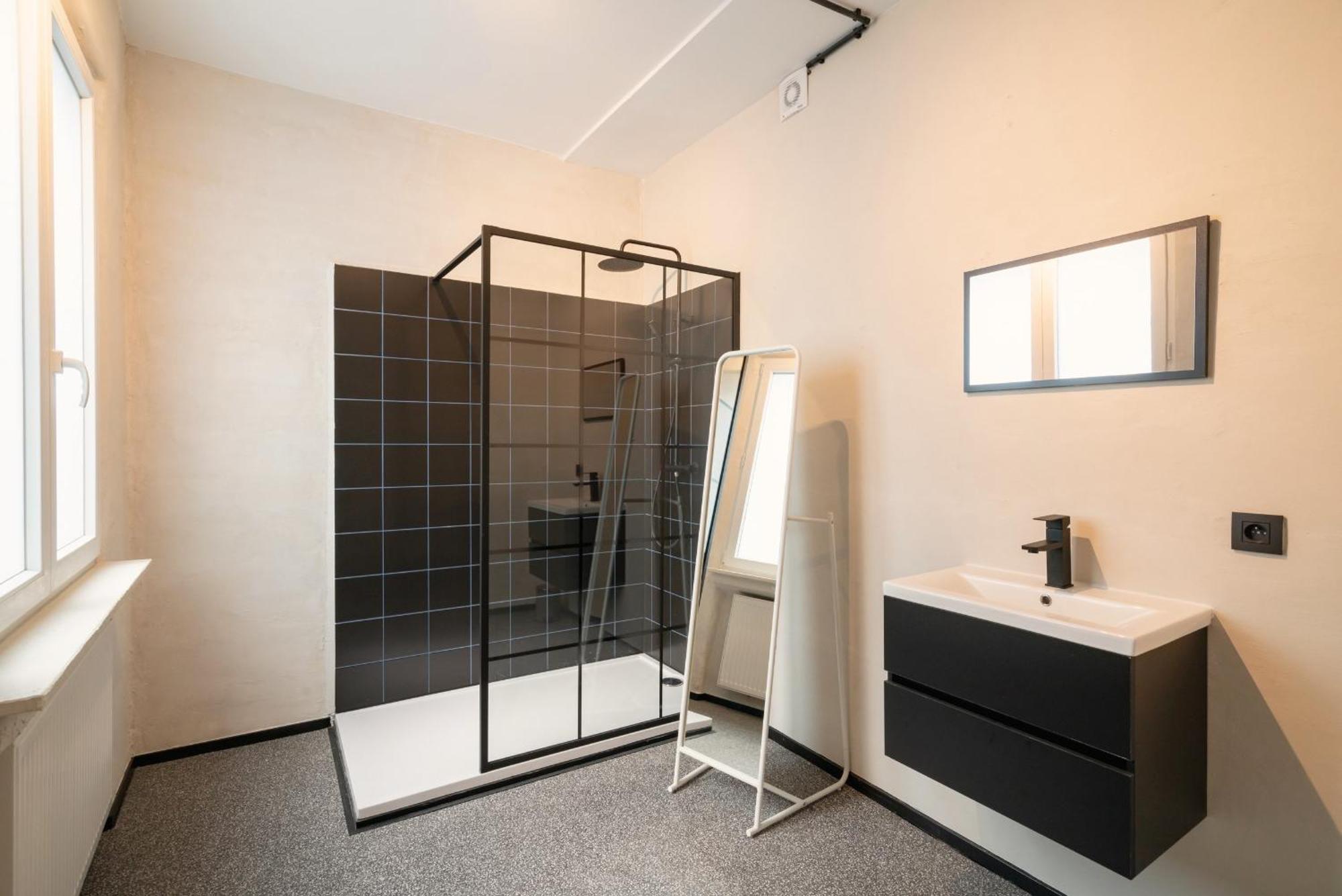 Antwerp City Center Two-Bedroom Apartments Bagian luar foto
